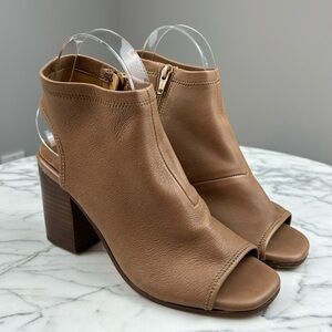 STEVEN  SEIGI WOMEN'S HEELS size 6.5 LEATHER
